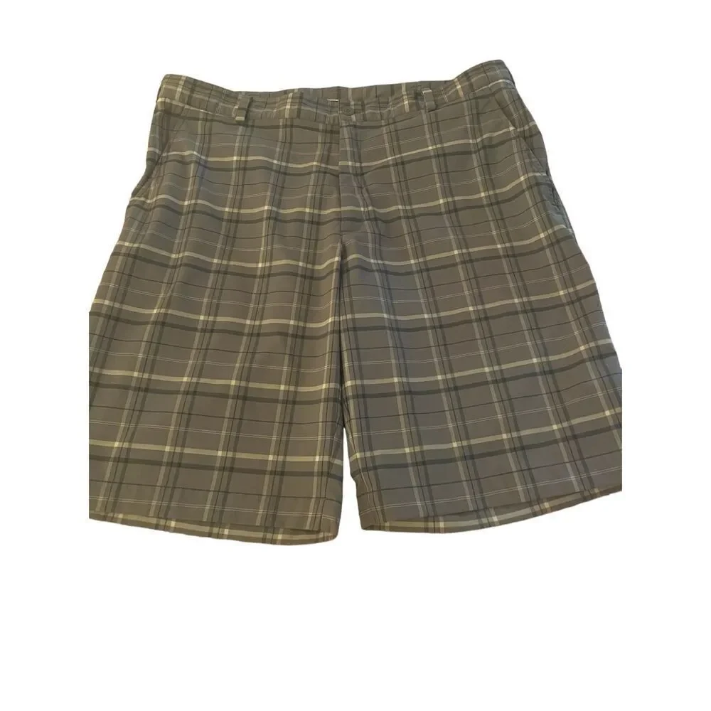 Nike Golf Performance Plaid Gray Shorts Size 36 Fishing  Beach pool party